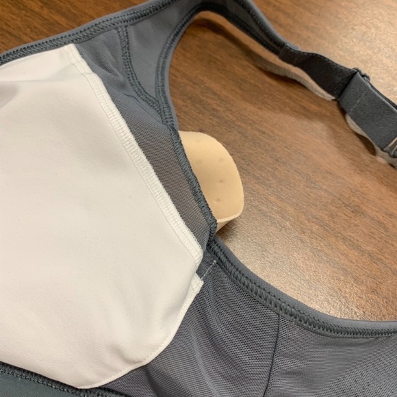 {CHAMPION} Sports Bra NWT - Picture 6 of 7